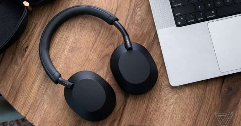 Top 10 Best Bluetooth Headphones 2024